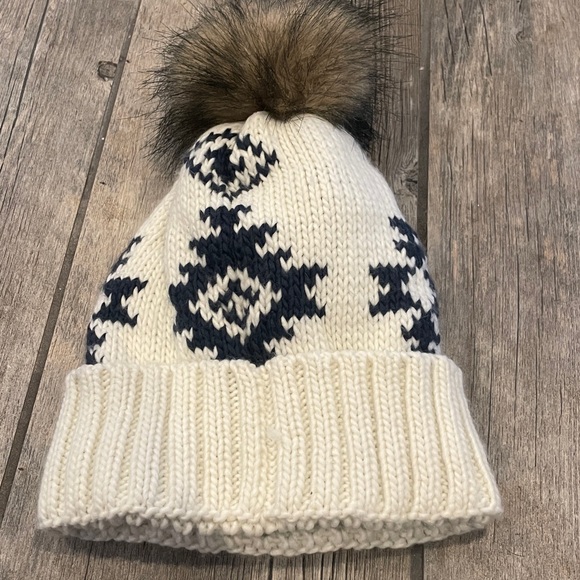 Eddie Bauer Cream and navy Pom-Pom Beanie - Picture 4 of 4